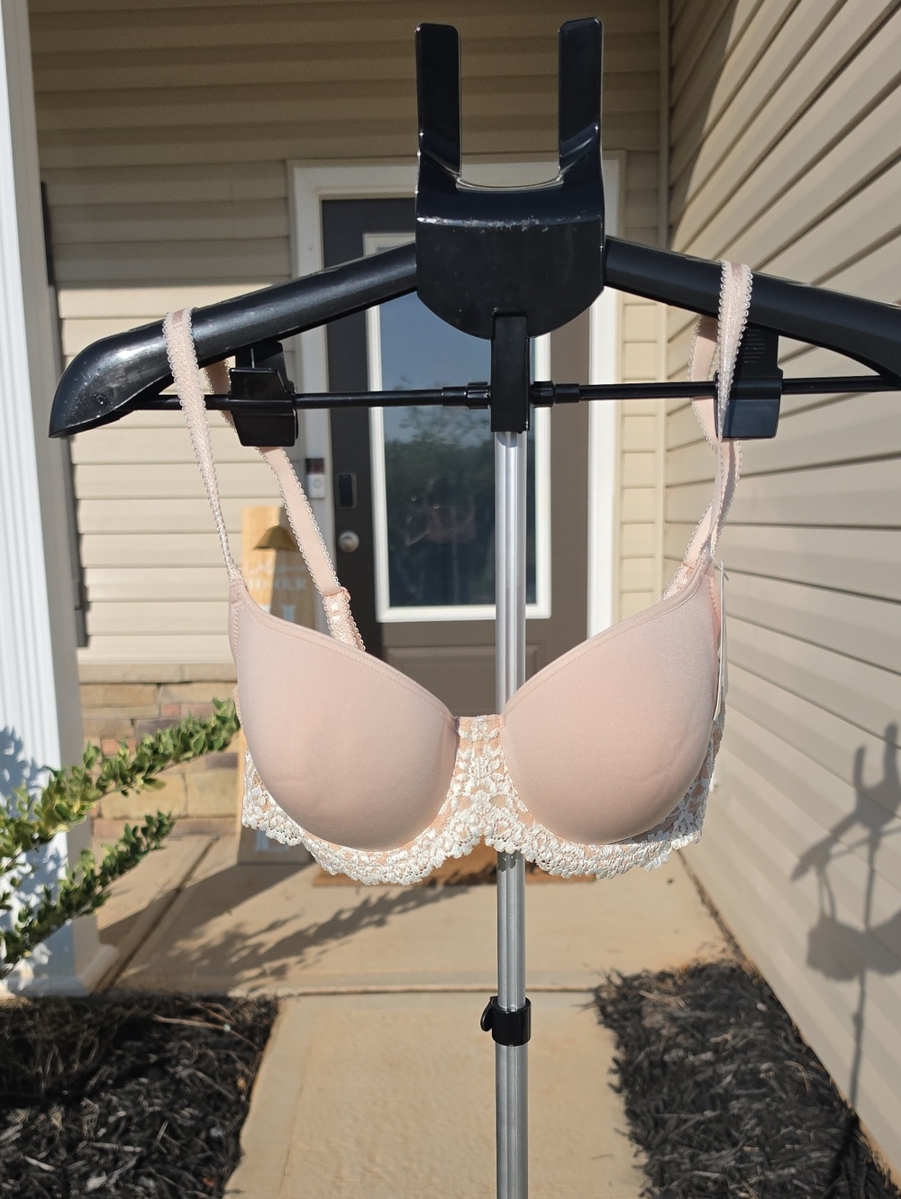 Wacoal Embrace Lace T-Shirt Bra Sand/Ivory 36B NWT
